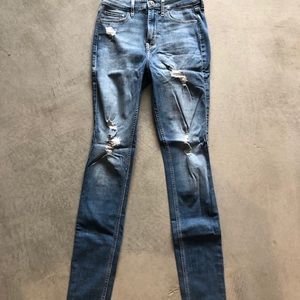 Hollister 26/32 high rise skinny jeans
